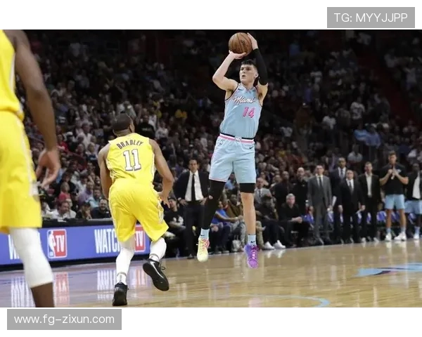 希罗无球跑动撕裂换防，较上季更拉开外线提效